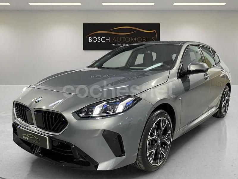 Gris / plata Usado 2025 BMW 120 Comfort Edition Utilitario | 39.490 € - Imagen 1/4