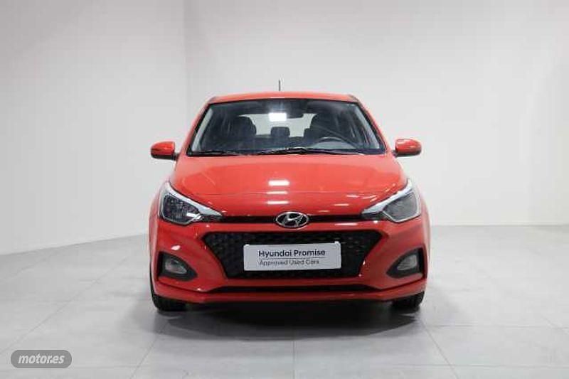 Usado Hyundai i20 75 CV (55 kW) 2018 Rojo