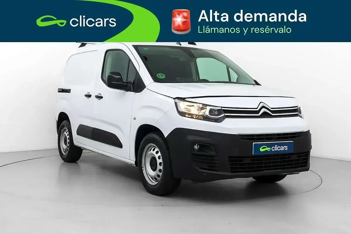 Usado Citroën Berlingo 102 CV (75 kW) 2024 Blanco Monovolumen