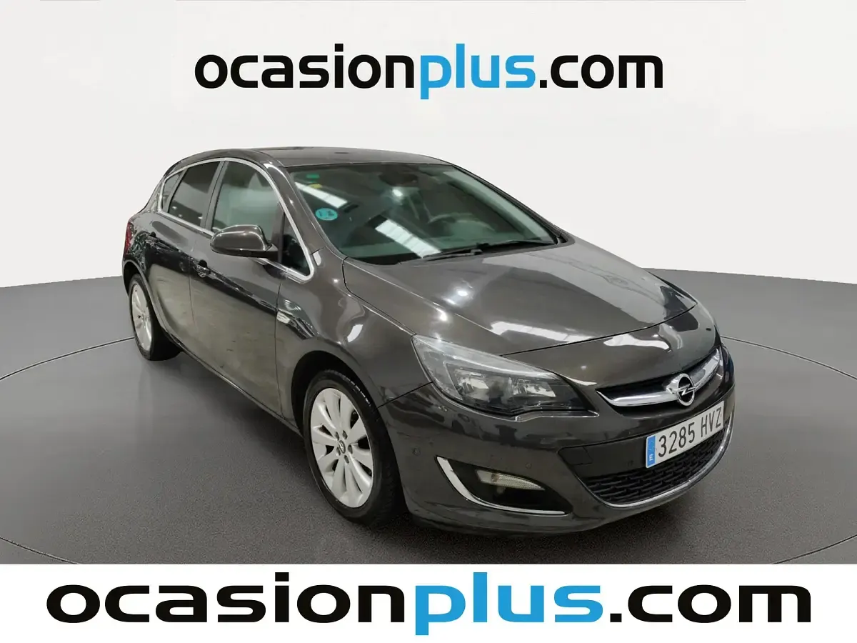 Usado Opel Astra Excellence 140 CV (102 kW) 2014 Gris Utilitario