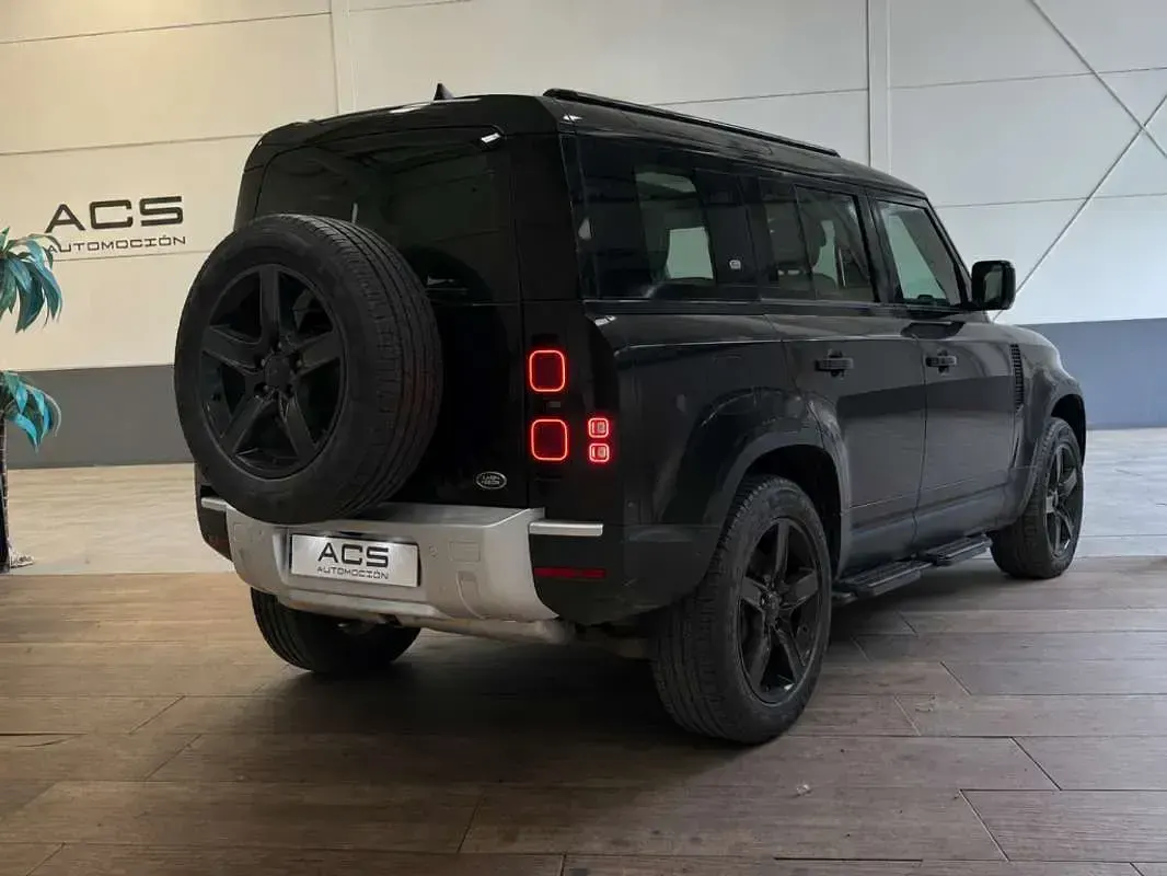 Usado Land Rover Defender SE 249 CV (183 kW) 2023 Negro SUV