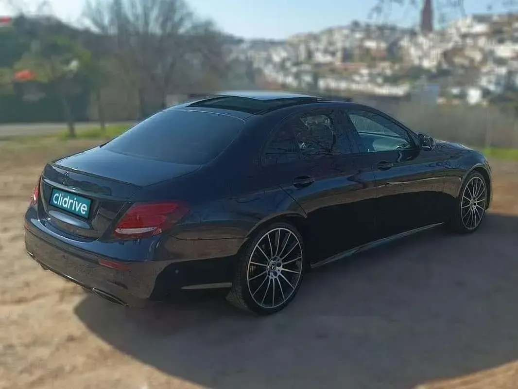 Usado Mercedes E220 194 CV (142 kW) 2019 Azul Berlina