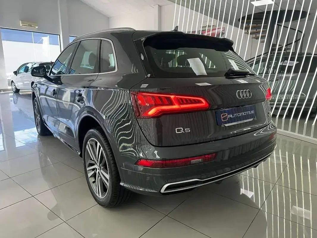 Usado Audi Q5 Ambiente 190 CV (139 kW) 2018 Gris SUV