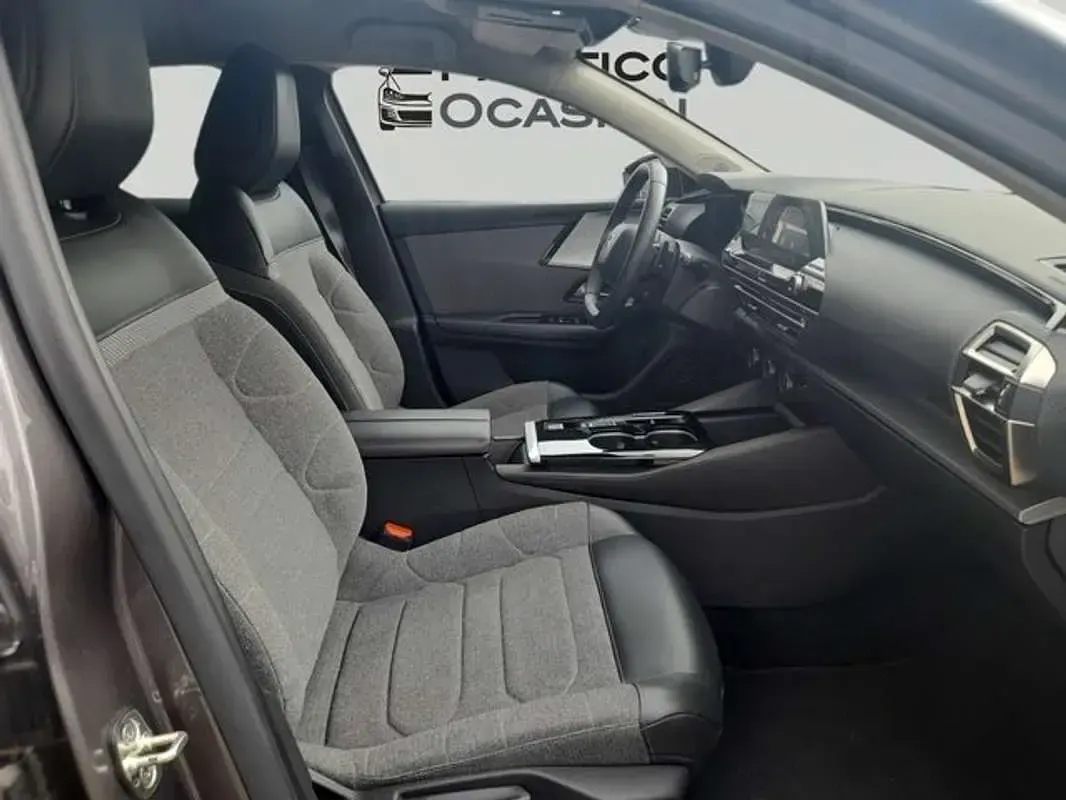 Usado Citroën C5 X Feel 226 CV (166 kW) 2022 Gris Familiar