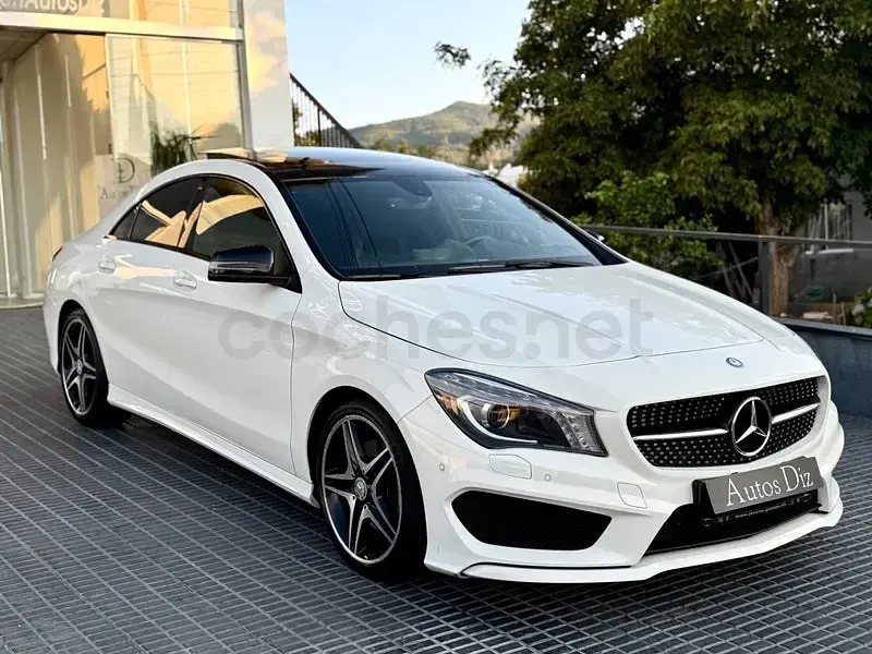 Usado Mercedes CLA250 AMG line 211 CV (155 kW) 2013 Blanco Coupe