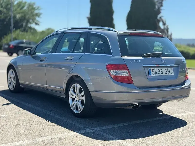 Usado Mercedes C220 Avantgarde 170 CV (125 kW) 2008 Gris / plata Familiar