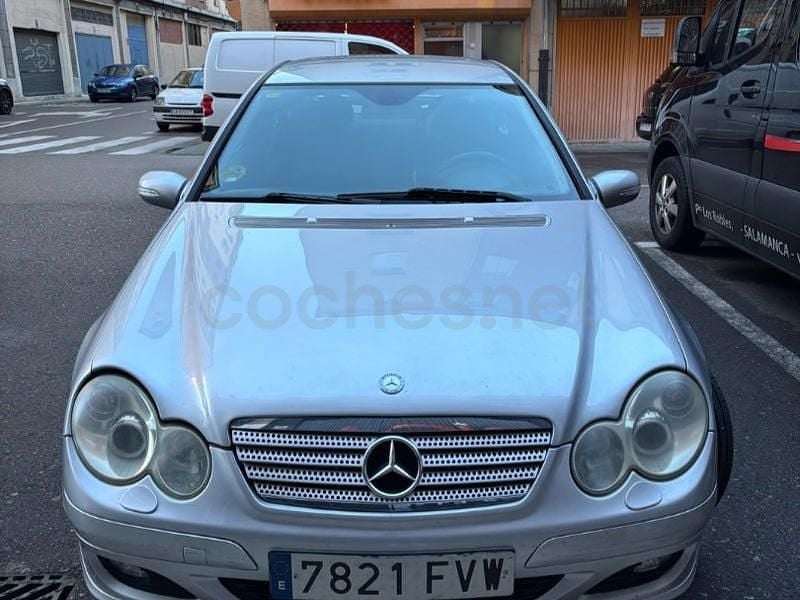Usado Mercedes C200 Sport Edition 122 CV (89 kW) 2007 Gris / plata Berlina