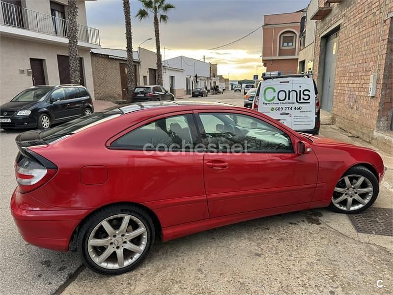 Rojo Usado 2005 Mercedes C220 Berlina | 2999 € (Precio justo) - Imagen 1/4