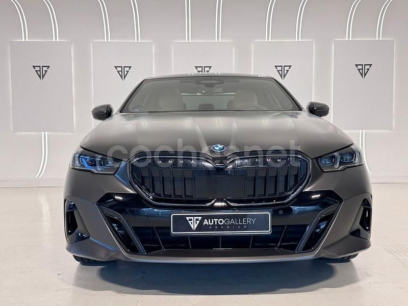 Usado BMW 530e Comfort Edition 299 CV (219 kW) 2024 Gris / plata Berlina