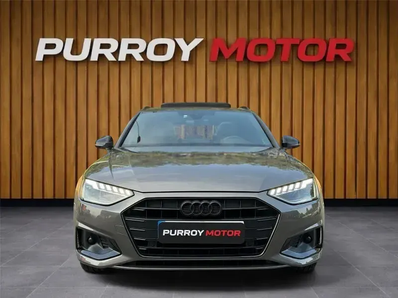 Usado Audi A4 163 CV (119 kW) 2022 Gris / plata Familiar