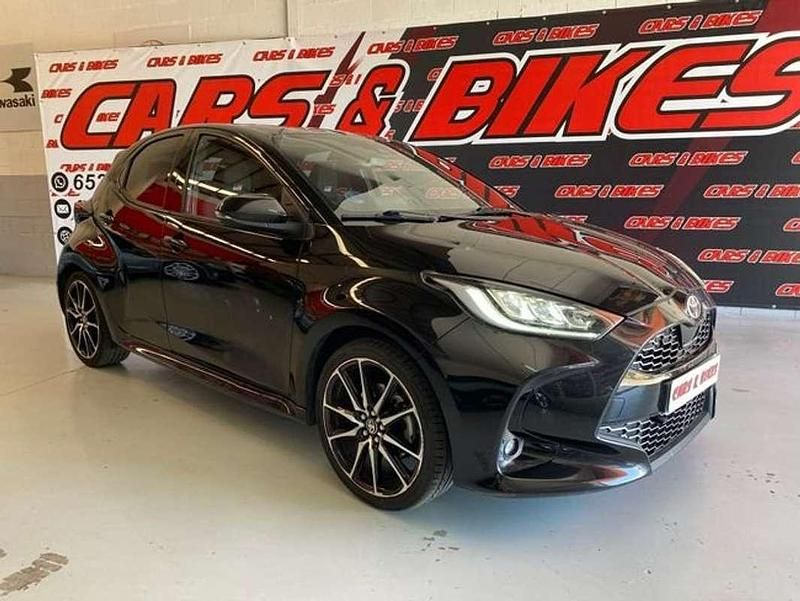 Negro Usado 2022 Toyota Yaris Hybrid Sport Utilitario | 18.995 € (Un poco caro) - Imagen 1/4