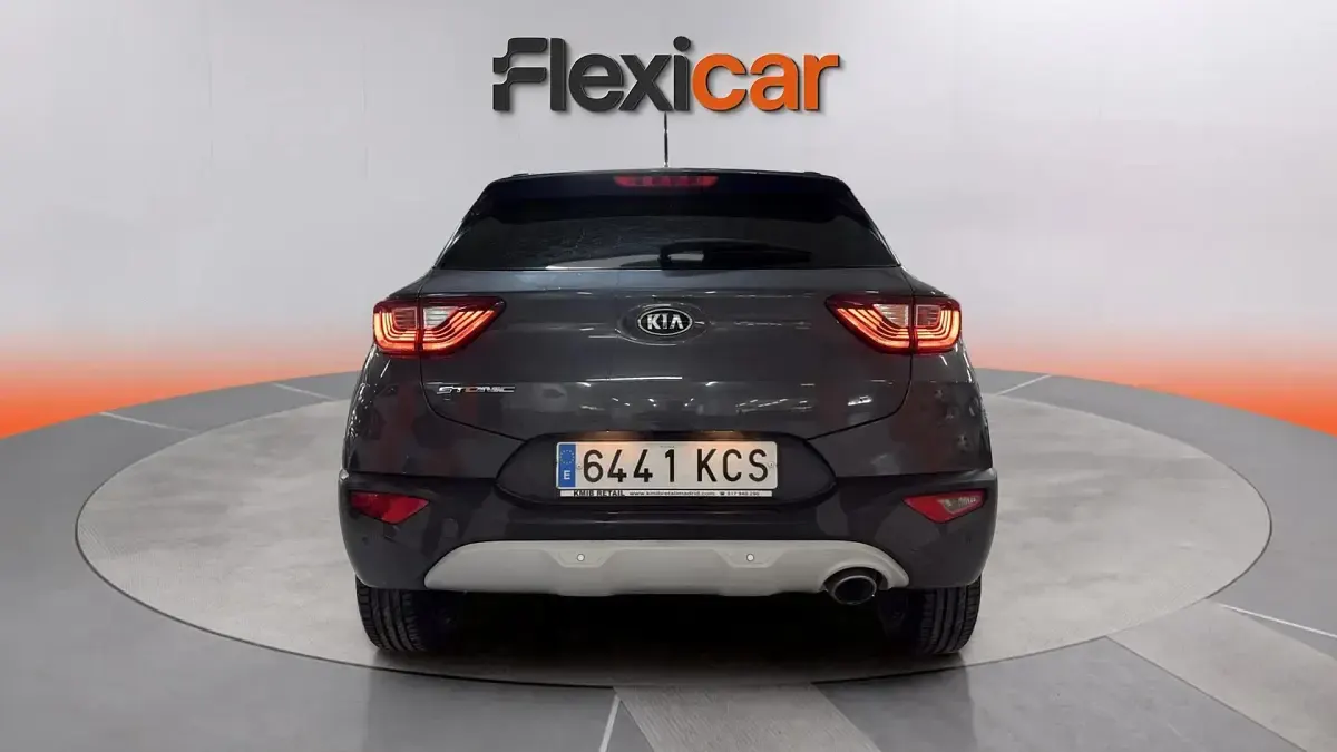 Usado Kia Stonic 120 CV (88 kW) 2017 Gris SUV