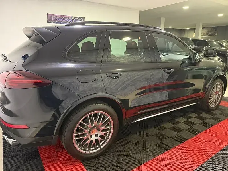 Usado Porsche Cayenne Diesel Platinum Edition 262 CV (192 kW) 2016 Negro SUV