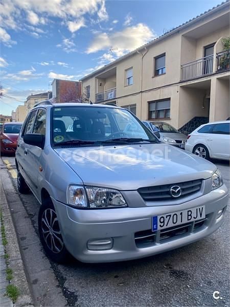 Usado Mazda Demio Active 63 CV (46 kW) 2001 Gris / plata Utilitario