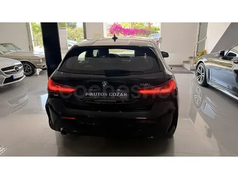 Usado BMW 118 140 CV (102 kW) 2021 Negro Utilitario