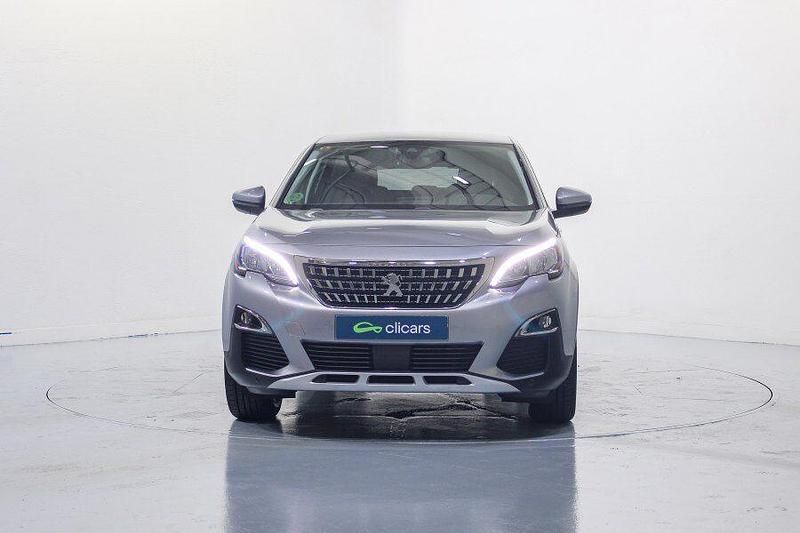 Usado Peugeot 3008 Allure 130 CV (95 kW) 2019 Gris / plata SUV