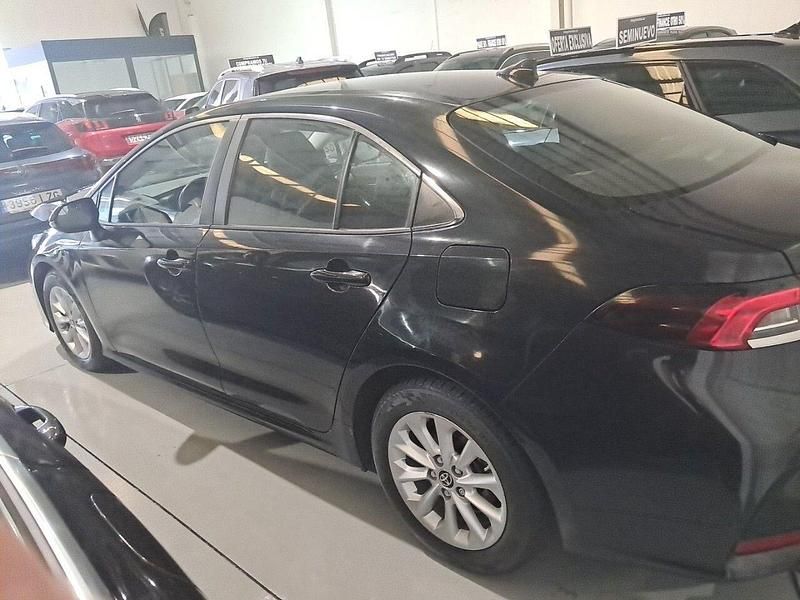 Usado Toyota Corolla Active 125 CV (91 kW) 2023 Negro Berlina