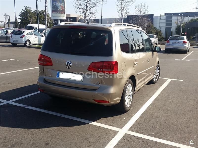 Usado VW Touran Advance 105 CV (77 kW) 2013 Beige Monovolumen