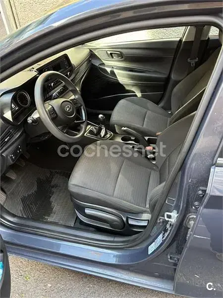 Usado Hyundai i20 84 CV (61 kW) 2022 Gris / plata Utilitario