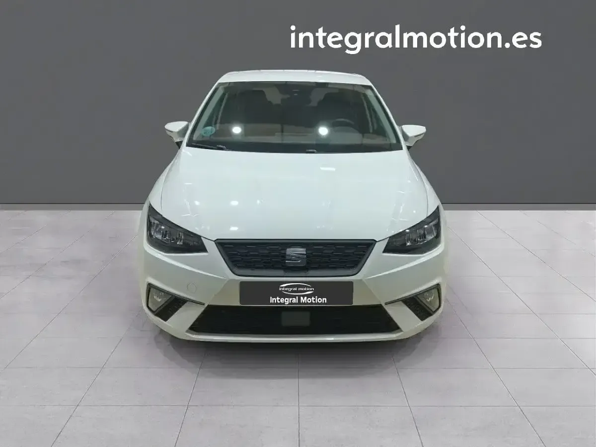 Usado Seat Ibiza Reference 80 CV (58 kW) 2023 Blanco Berlina