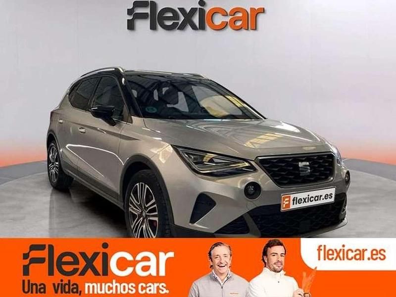 Gris Usado 2024 Seat Arona FR SUV | 15.990 € (Super precio) - Imagen 1/4