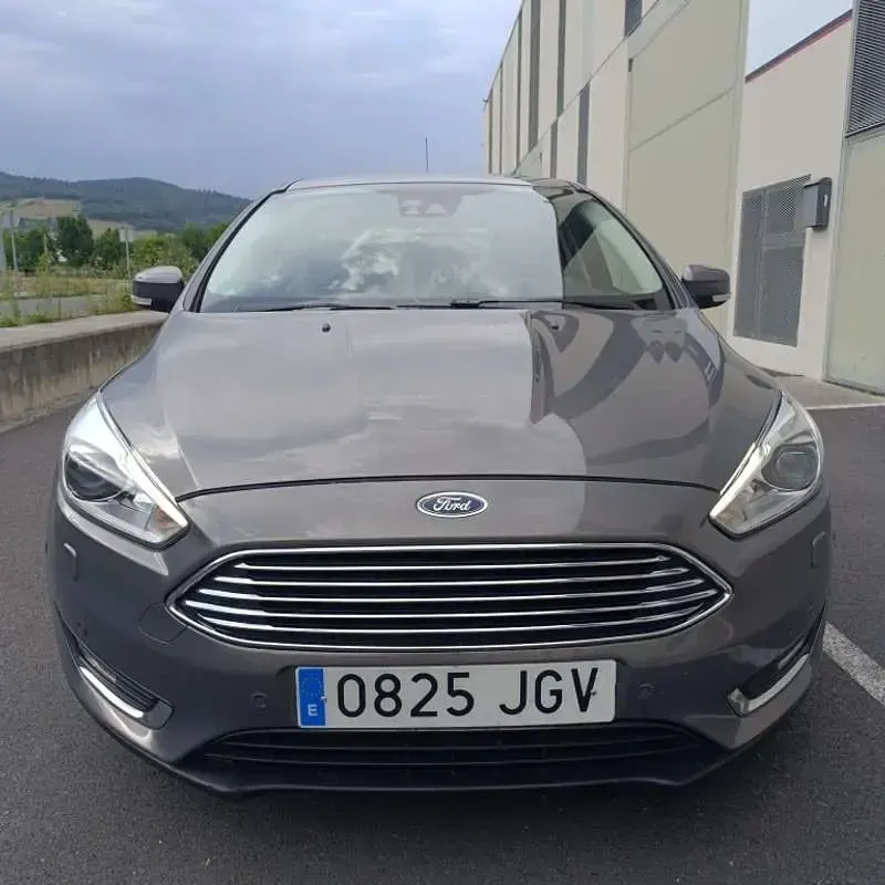Usado Ford Focus Titanium 150 CV (110 kW) 2015 Gris Familiar