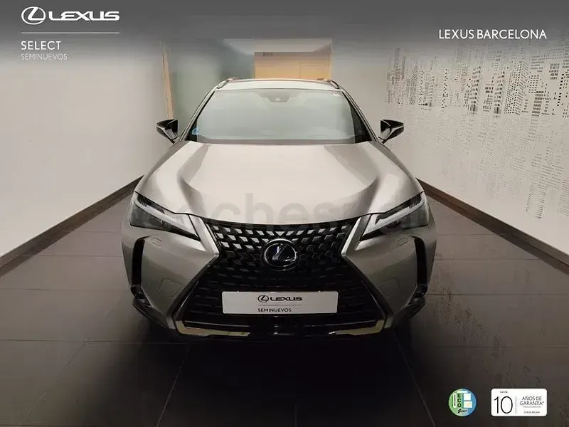 Usado Lexus UX 184 CV (135 kW) 2022 Gris / plata SUV