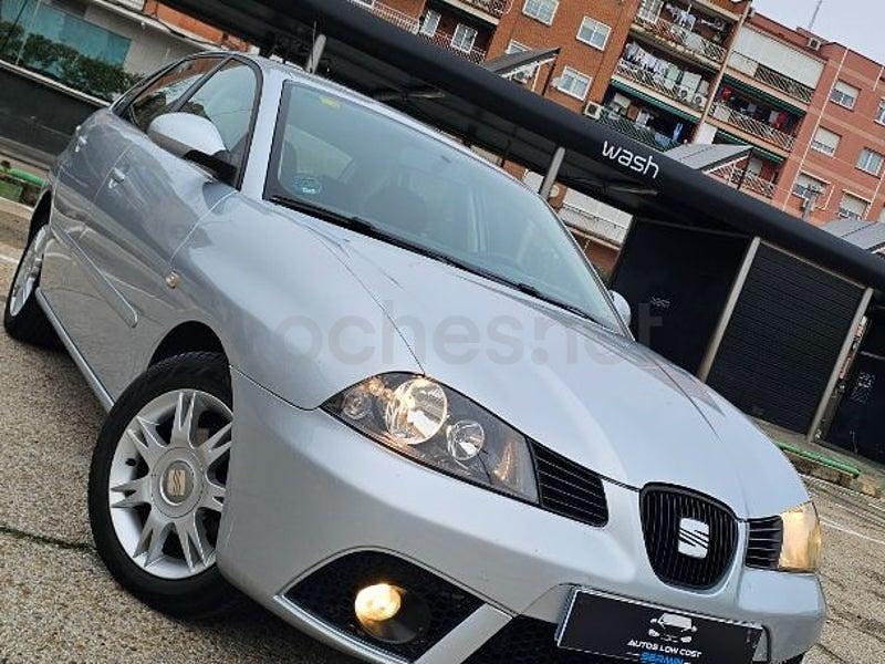 Usado Seat Ibiza Reference 70 CV (51 kW) 2007 Gris / plata Utilitario