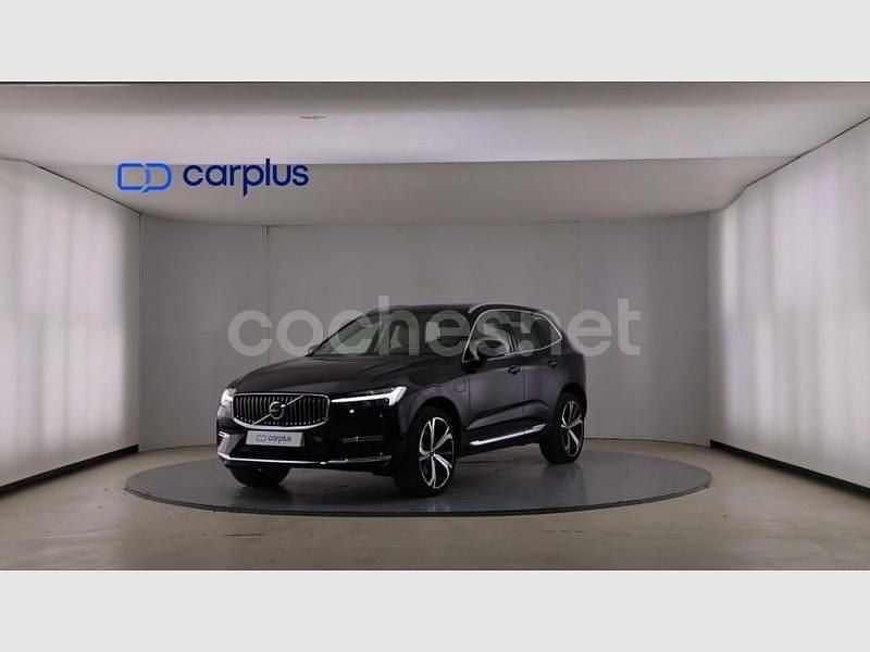 Usado Volvo XC60 Plus 350 CV (257 kW) 2023 Negro onyx metalizado SUV