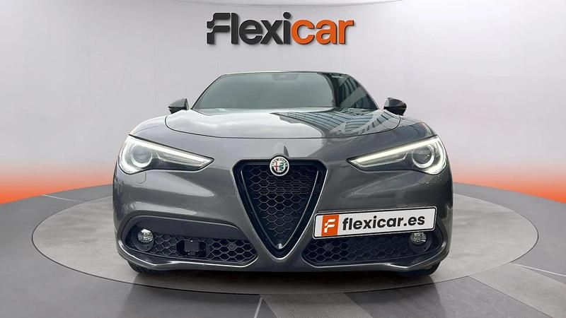 Usado Alfa Romeo Stelvio Competizione 160 CV (117 kW) 2022 Gris SUV