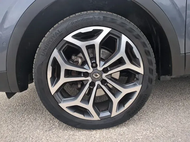 Usado Renault Kadjar Techno 140 CV (102 kW) 2022 Gris SUV