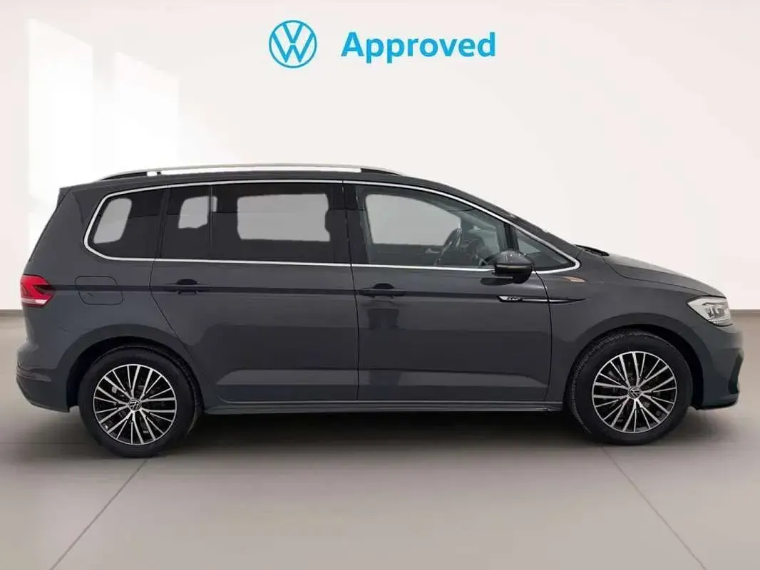 Usado VW Touran Sport 150 CV (110 kW) 2022 Gris Monovolumen