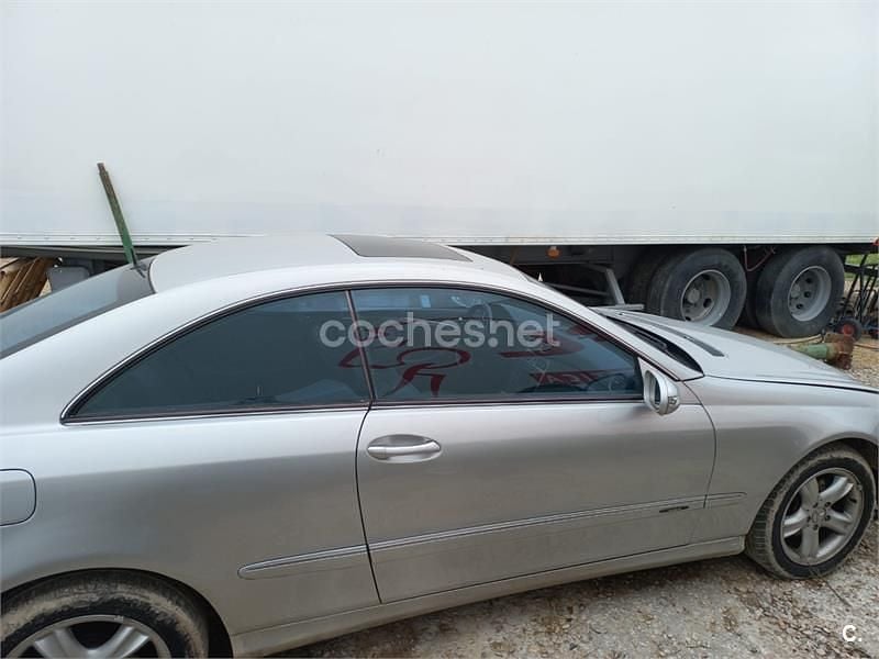 Usado Mercedes CLK270 Avantgarde 170 CV (125 kW) 2003 Gris / plata Coupe