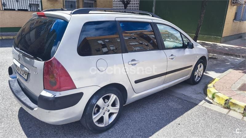 Gris / plata Usado 2003 Peugeot 307 Familiar | 2500 € (Precio justo) - Imagen 1/4