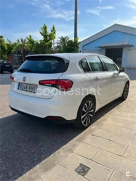 Usado Fiat Tipo Lounge 95 CV (69 kW) 2018 Blanco Berlina