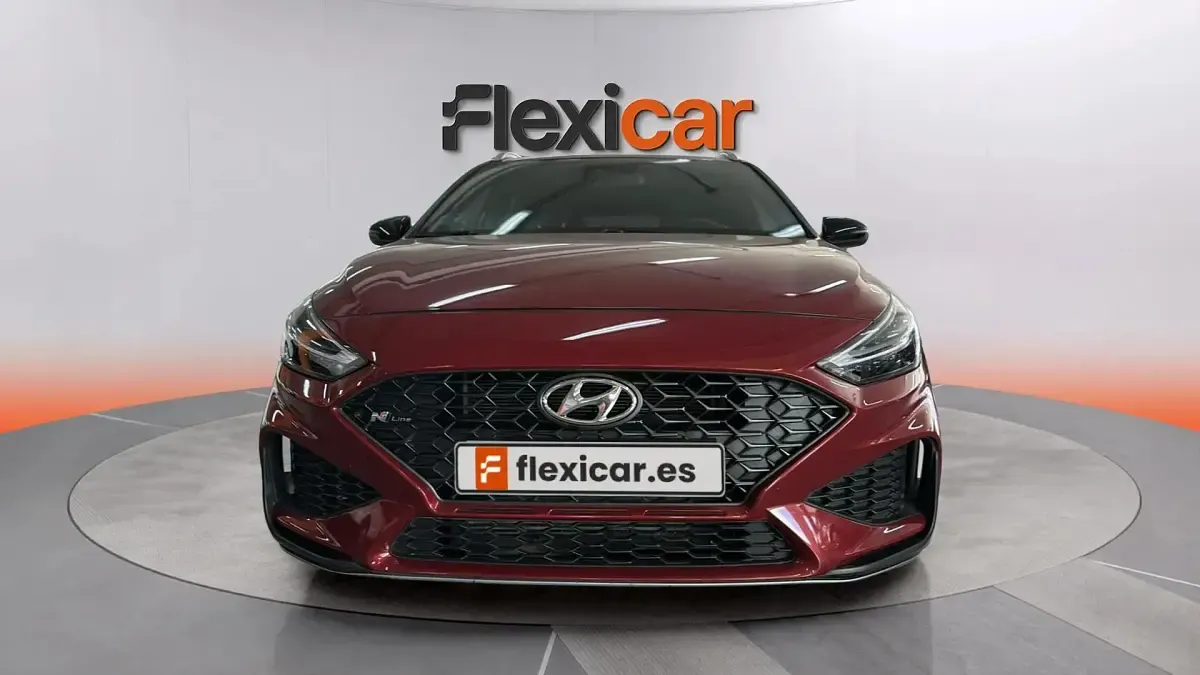 Usado Hyundai i30 N Line 120 CV (88 kW) 2022 Granate Familiar