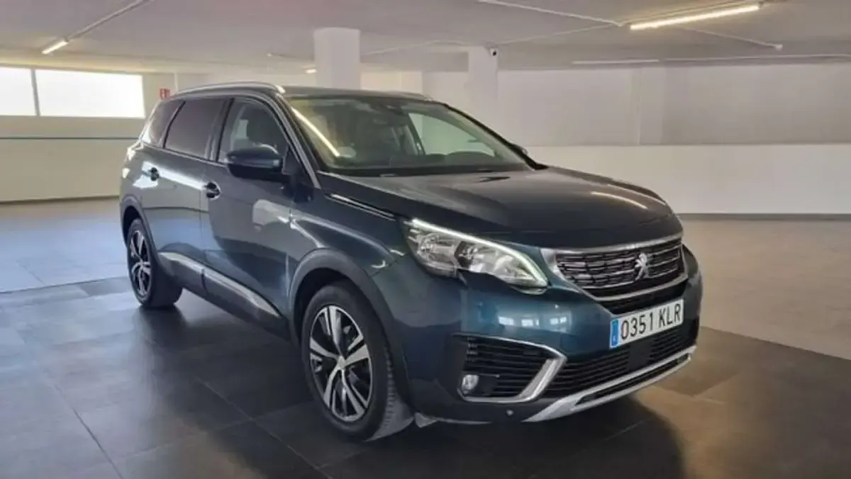 Usado Peugeot 5008 Allure 131 CV (96 kW) 2018 Azul SUV