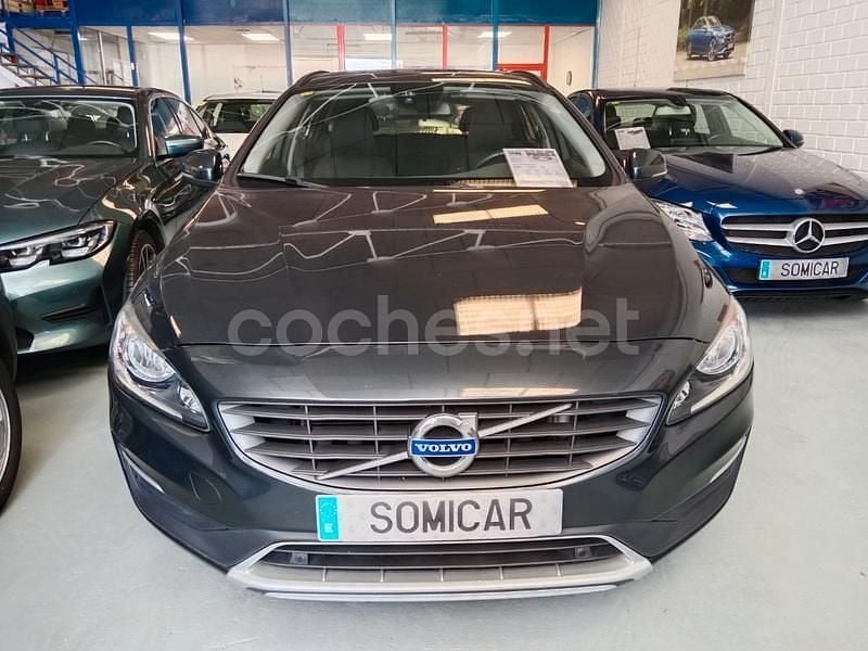 Gris / plata Usado 2018 Volvo V60 Kinetic Familiar | 13.500 € (Precio justo) - Imagen 1/4