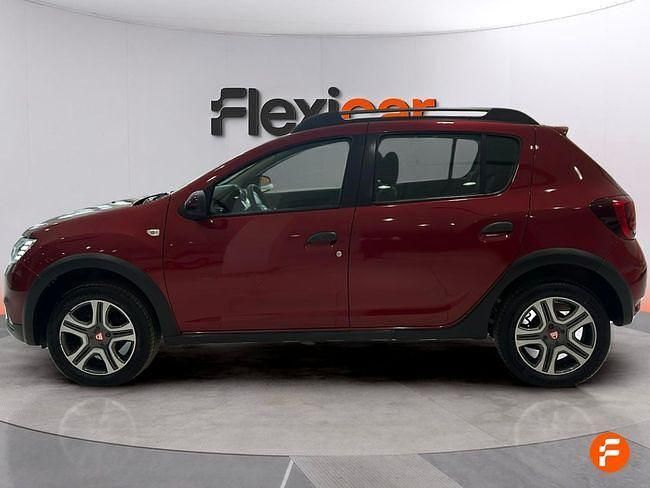 Usado Dacia Sandero Comfort 90 CV (66 kW) 2019 Rojo