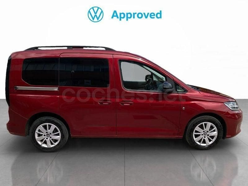Usado VW Caddy 102 CV (75 kW) 2022 Rojo Monovolumen
