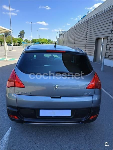 Usado Peugeot 3008 Allure 150 CV (110 kW) 2011 Gris / plata Familiar
