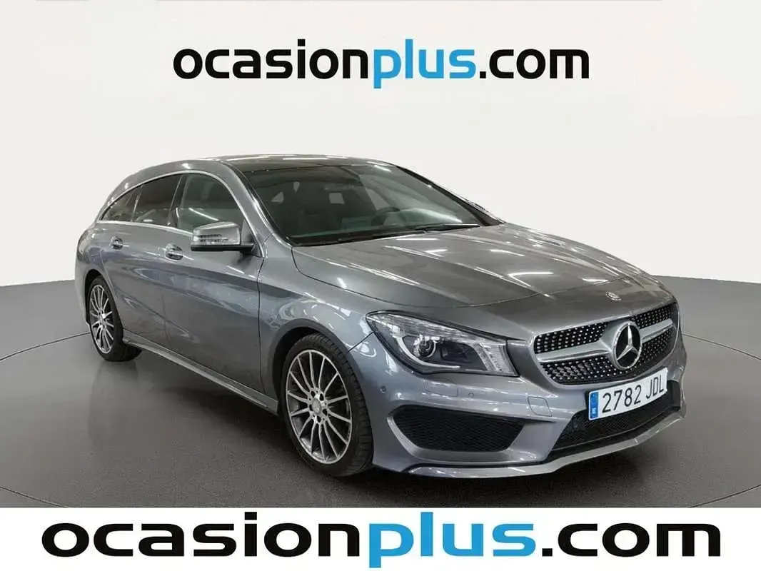 Usado Mercedes CLA200 Shooting Brake Urban 136 CV (100 kW) 2015 Gris Familiar