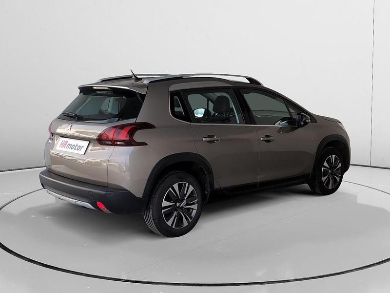 Usado Peugeot 2008 Allure 110 CV (80 kW) 2016 Beige SUV