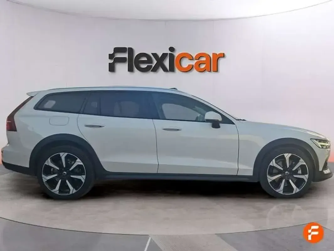 Usado Volvo V60 CC Pro 190 CV (139 kW) 2018 Blanco Familiar