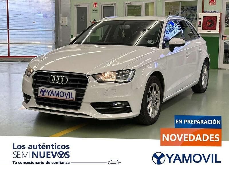 Blanco Usado 2013 Audi A3 Sportback Attraction Utilitario | 13.950 € (Precio justo) - Imagen 1/4