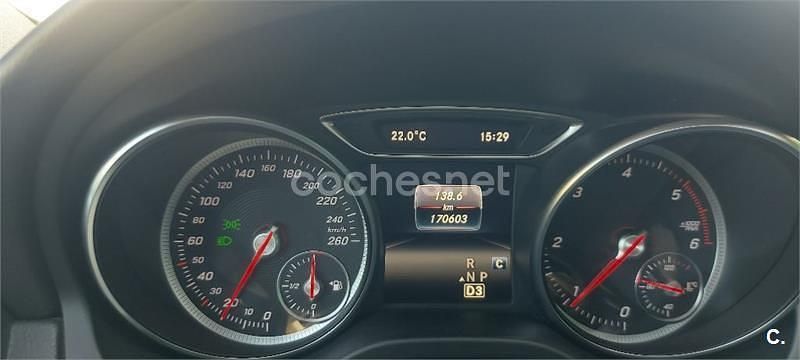 Usado Mercedes GLA200 136 CV (100 kW) 2018 Negro SUV