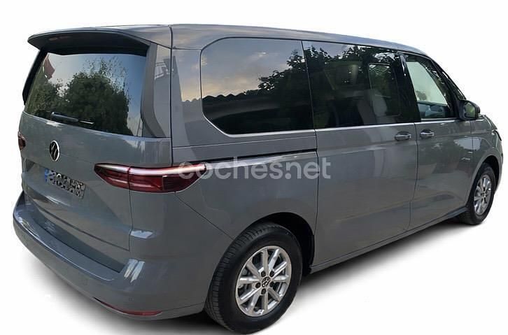 Usado VW Multivan Style 150 CV (110 kW) 2023 Gris / plata Van