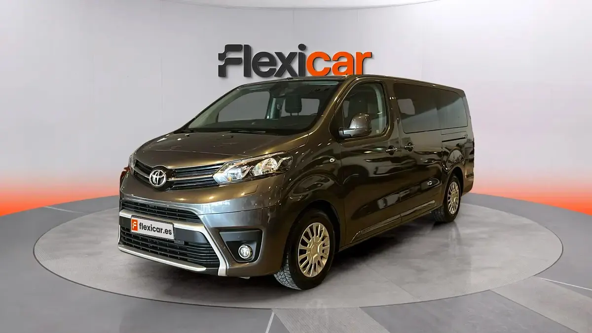 Usado Toyota Proace Verso Active 131 CV (96 kW) 2023 Gris Familiar