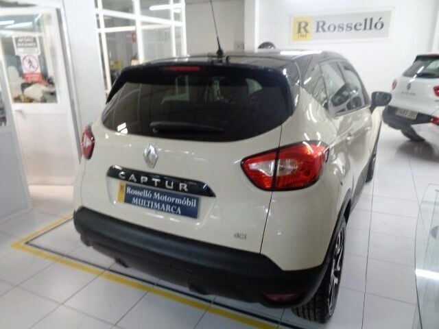 Usado Renault Captur Zen 90 CV (66 kW) 2015 Beige SUV