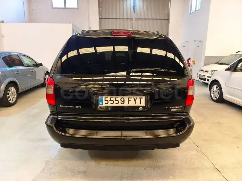 Usado Chrysler Voyager 150 CV (110 kW) 2008 Negro Monovolumen